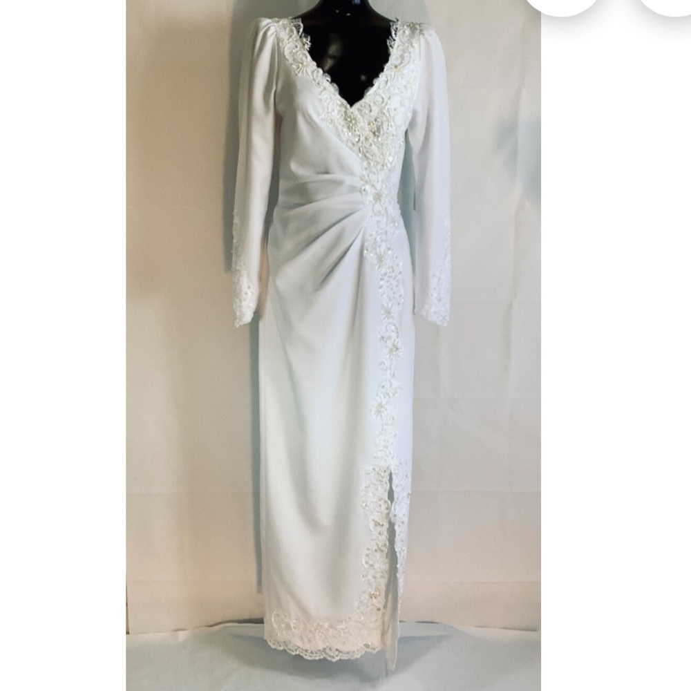Vintage Long Sleeve Elegant Wedding Dress